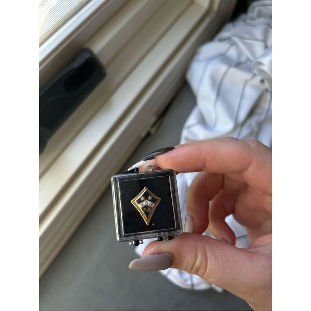 theta pin